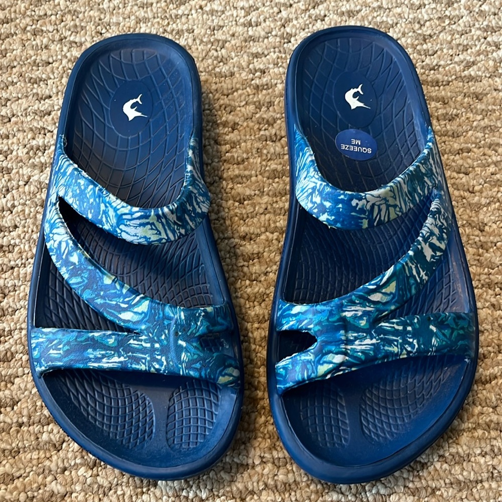 Reel Legends blue women’s sandals size 8- worn only once